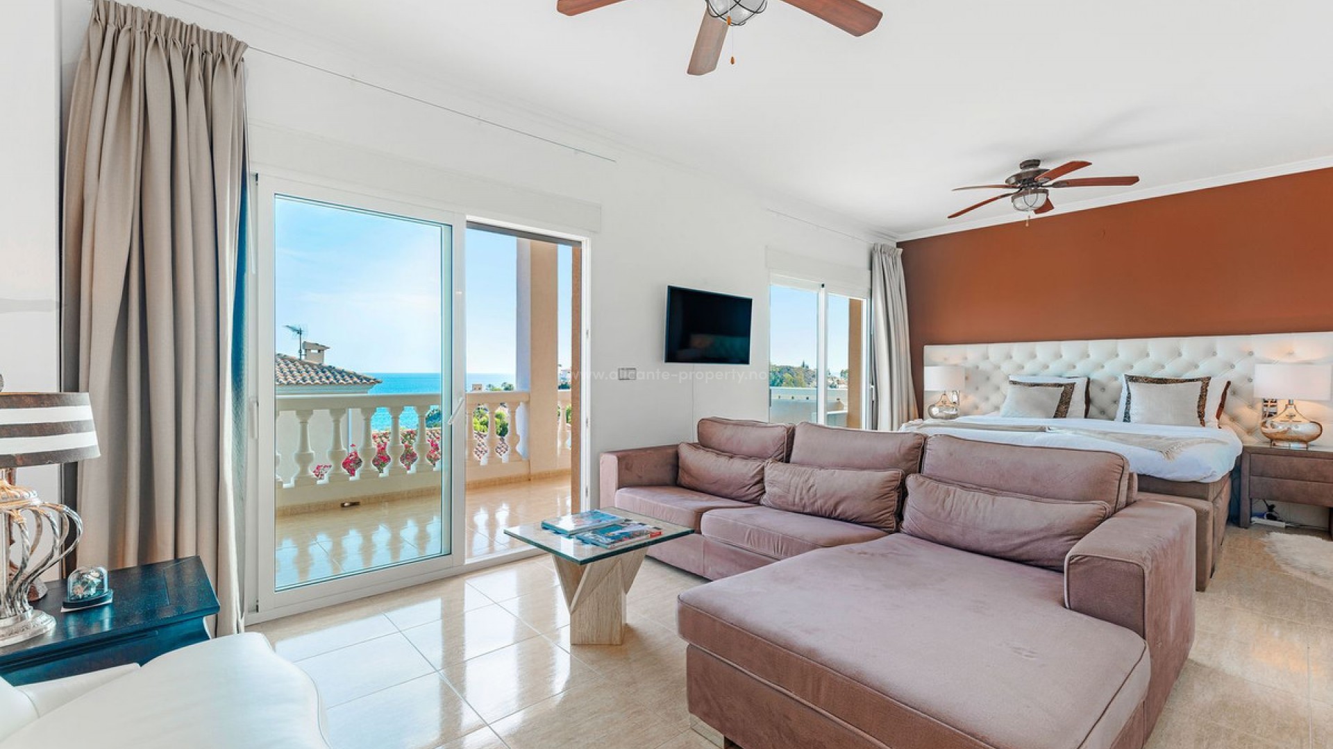 Villa in El Campello