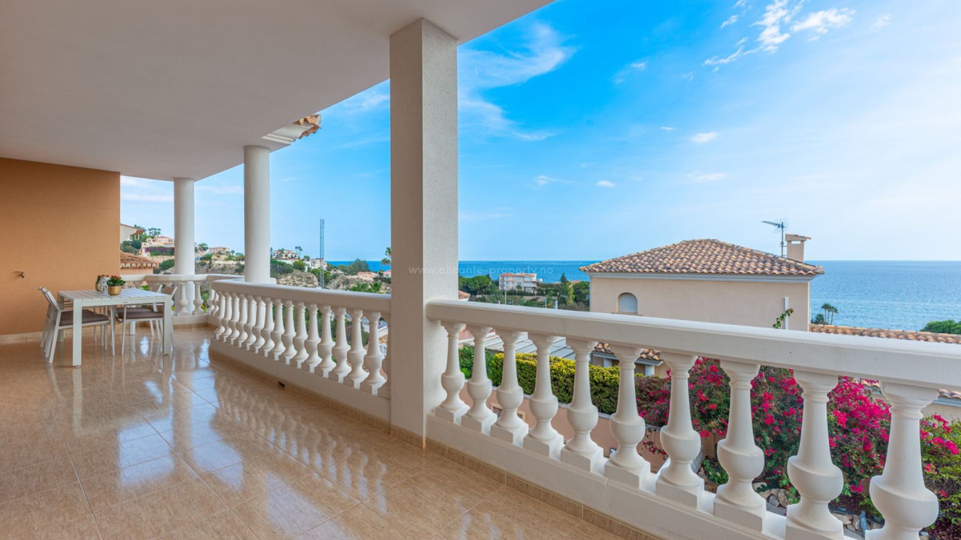 Villa in El Campello