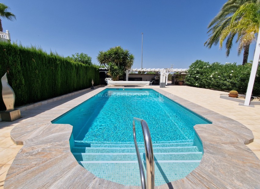 Villa in El Oasis