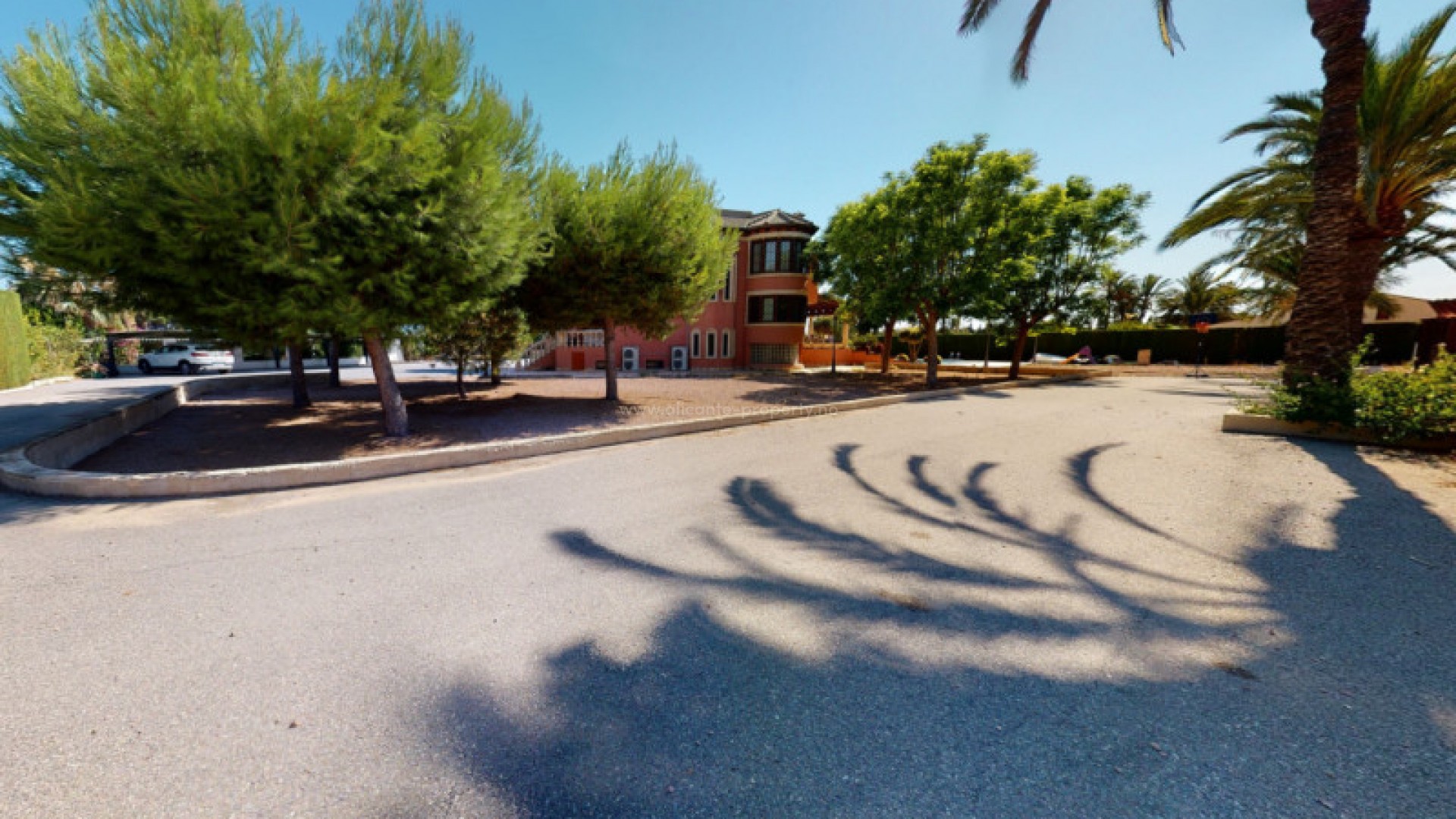 Villa in Elche Centro