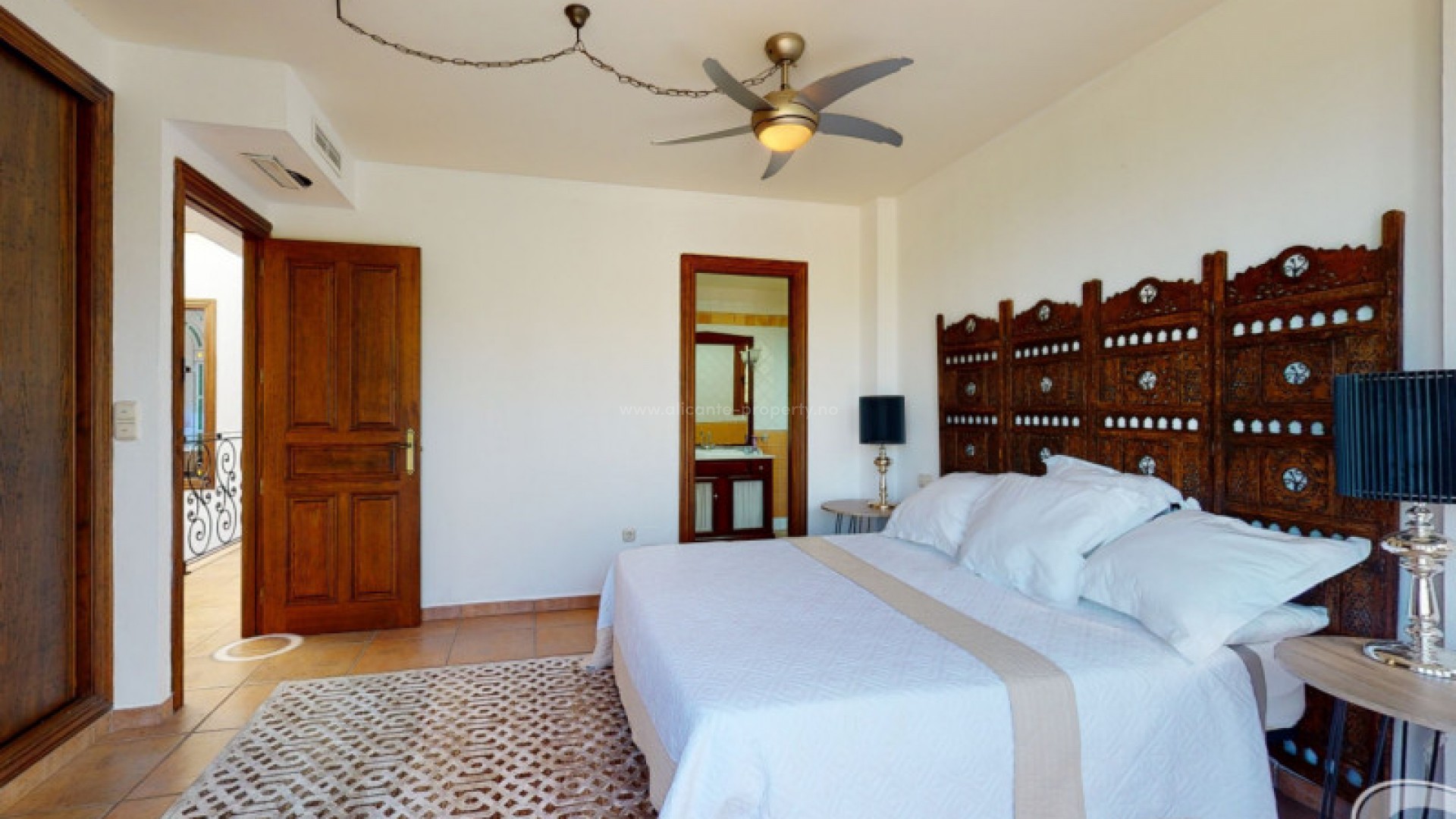 Villa in Elche Centro