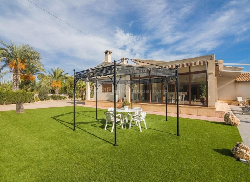 Villa in Elche Centro
