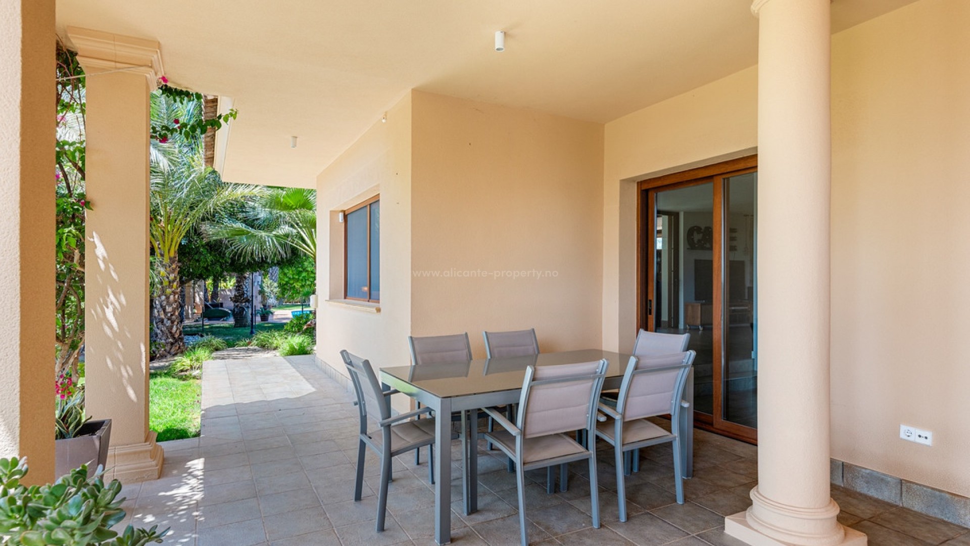 Villa in Elche Centro