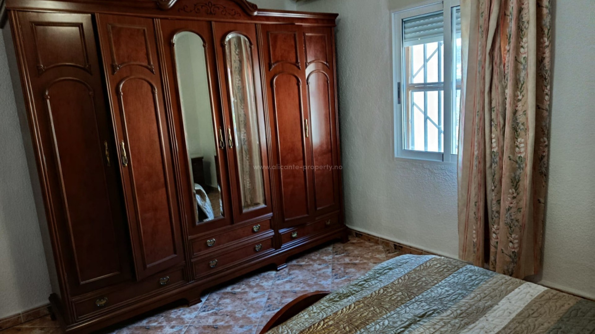 Villa in Elche Centro