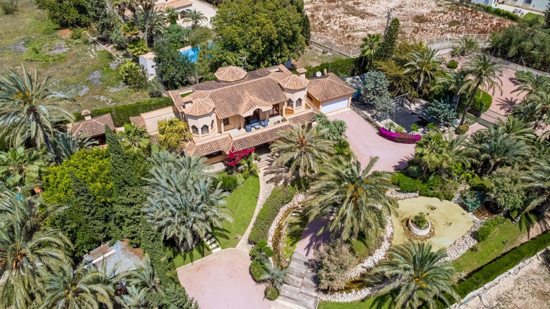 Villa in Elche Centro