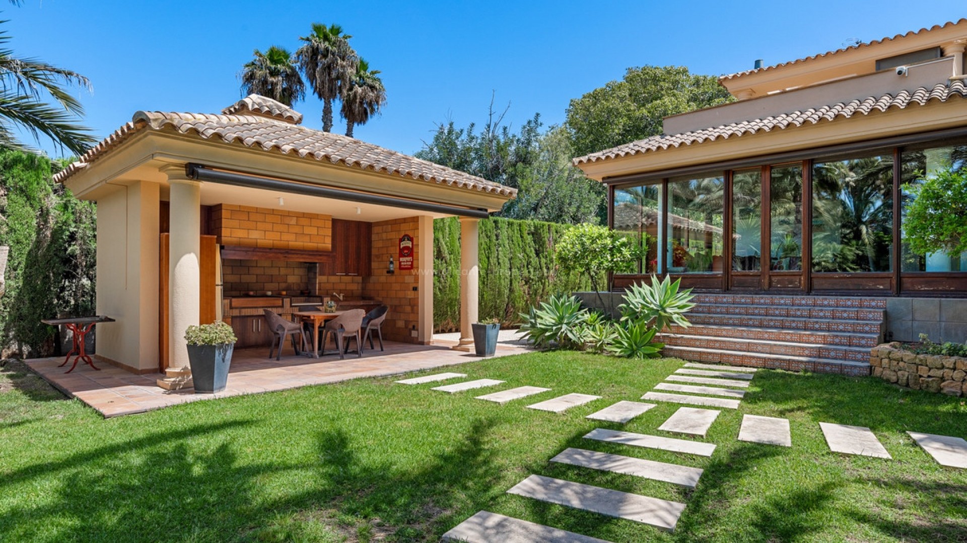 Villa in Elche Centro