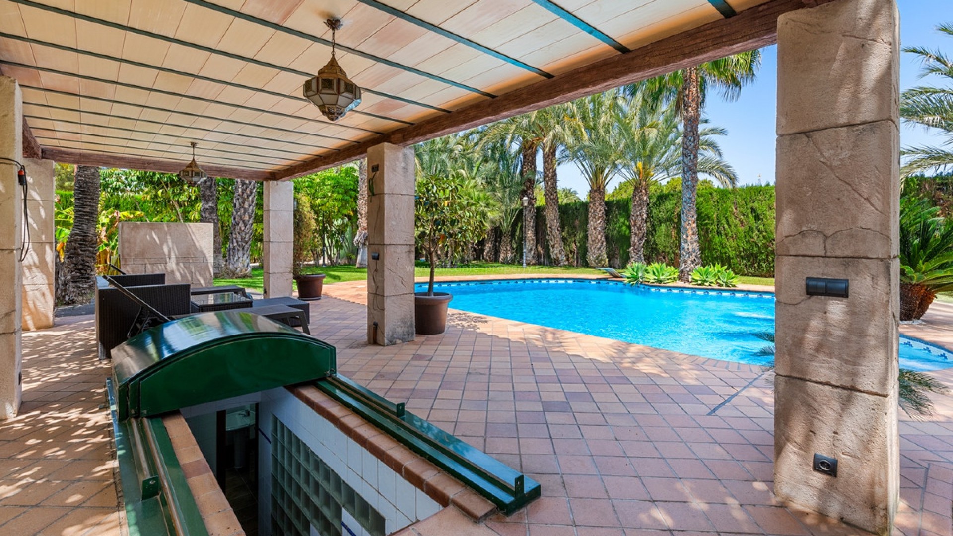 Villa in Elche Centro