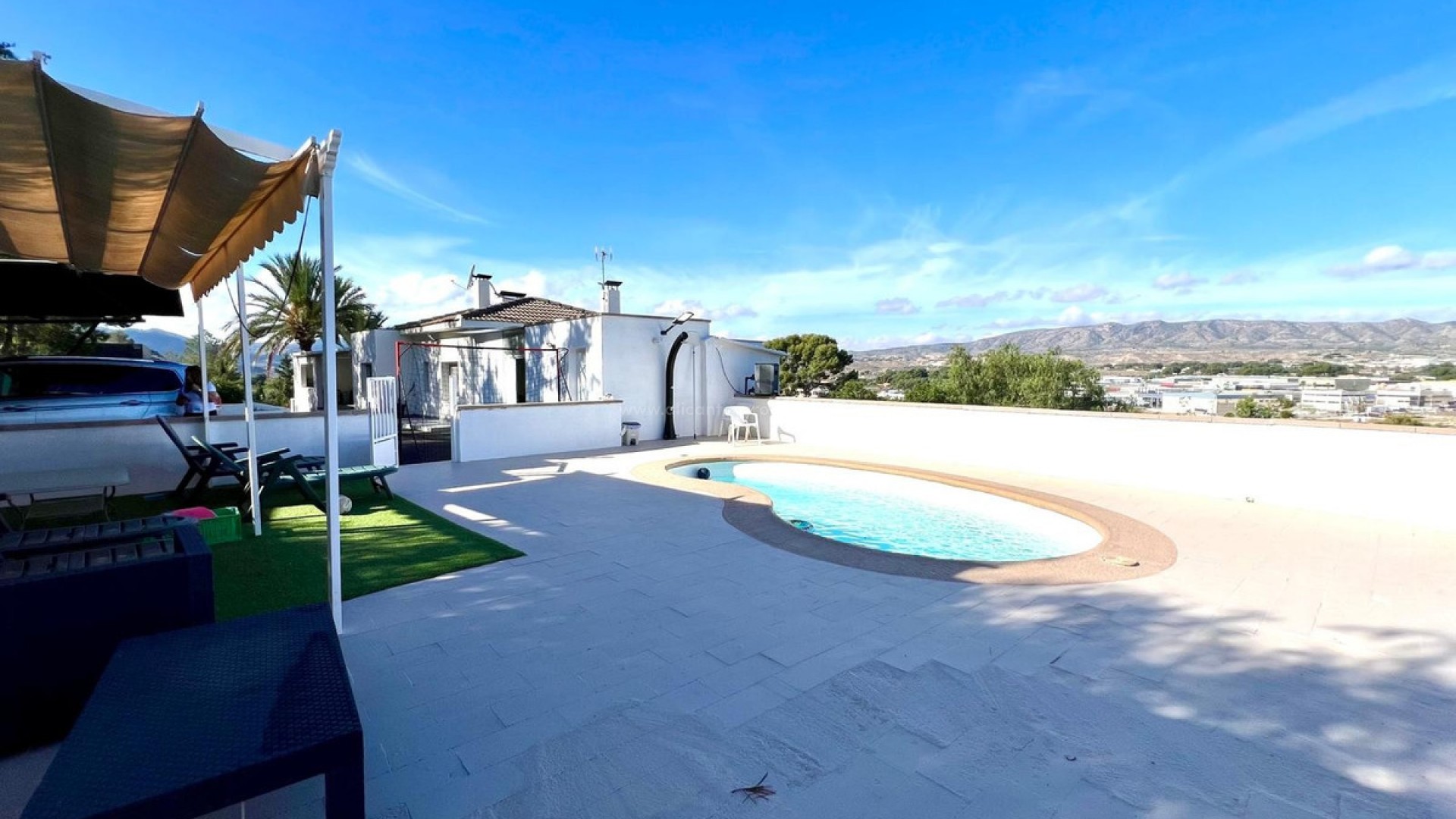 Villa in Elda Centro