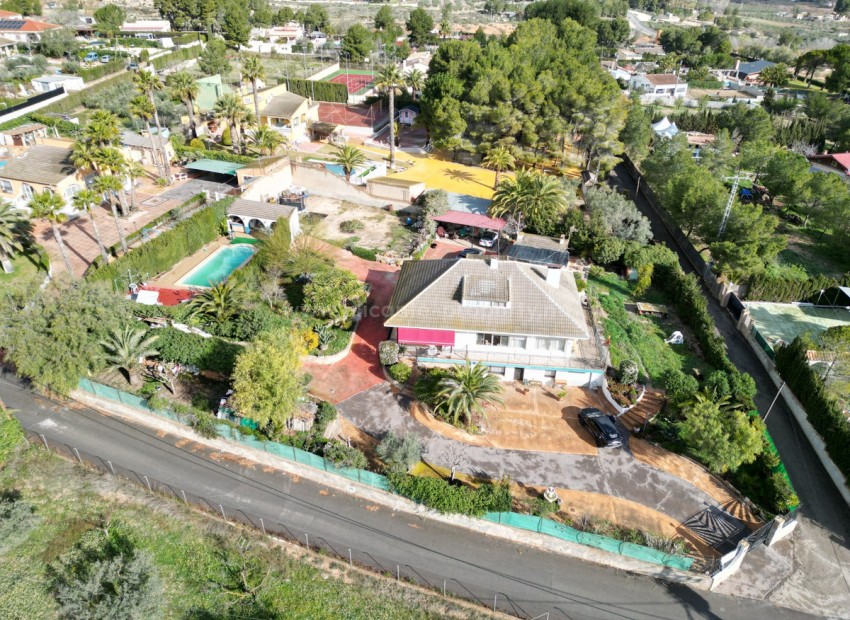 Villa in Elda Centro