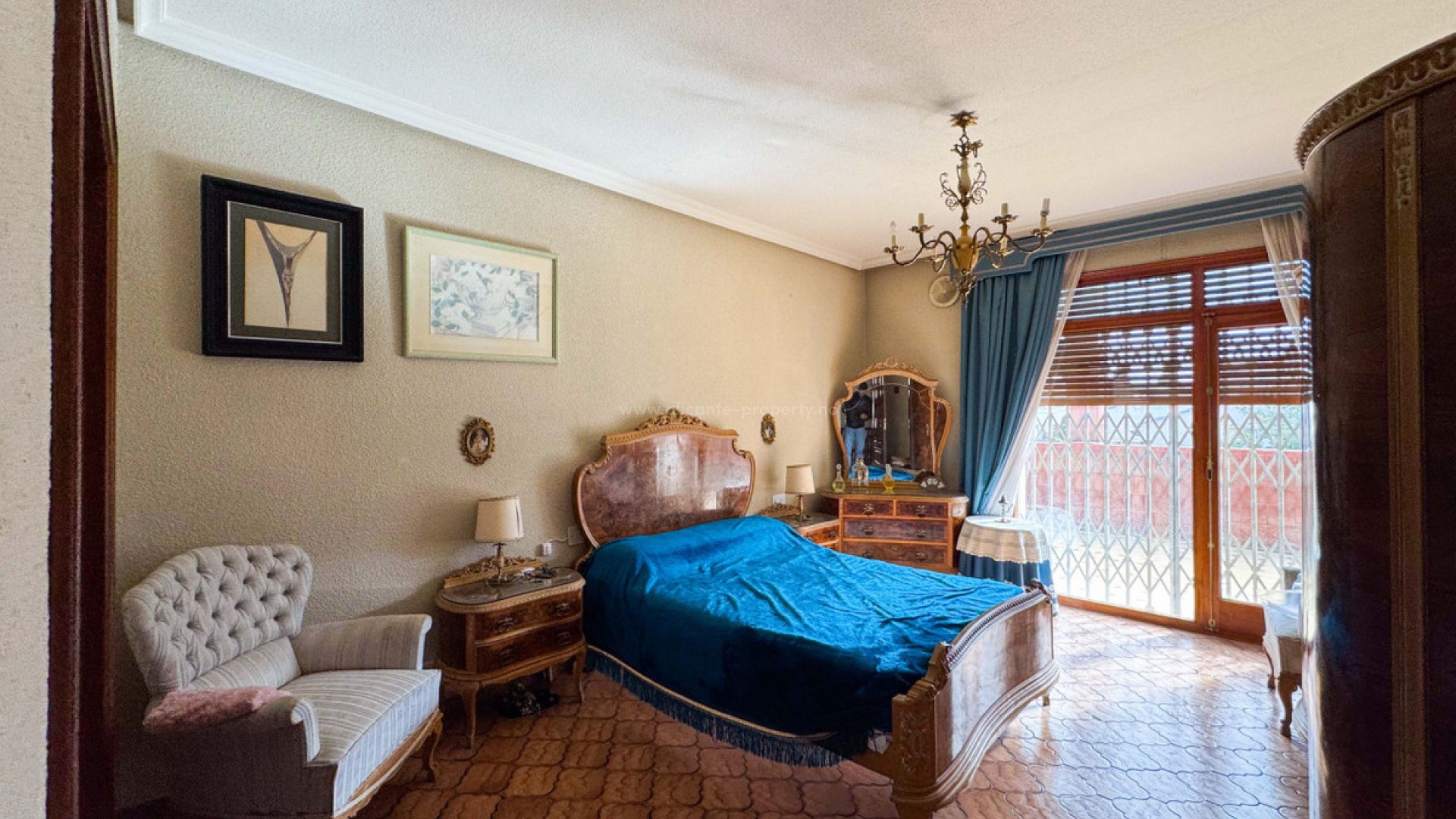 Villa in Elda Centro