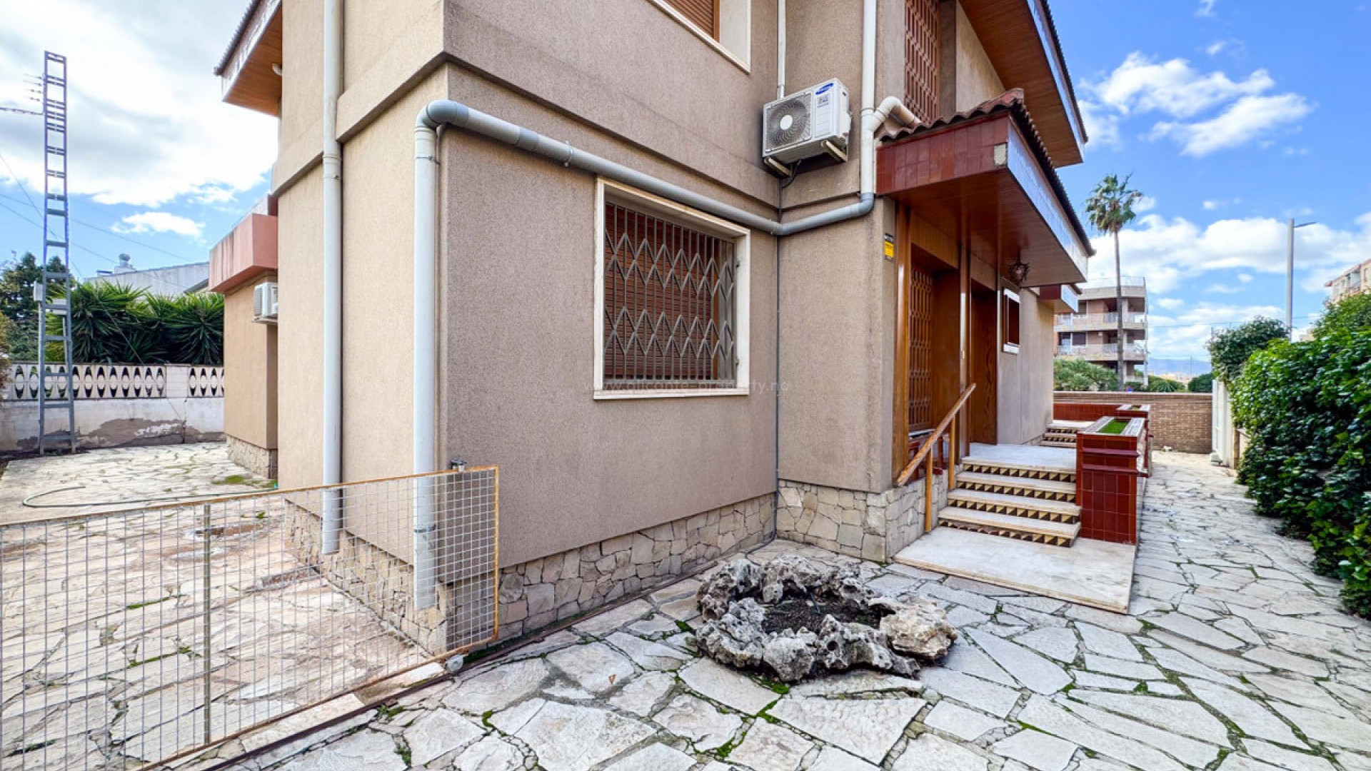Villa in Elda Centro