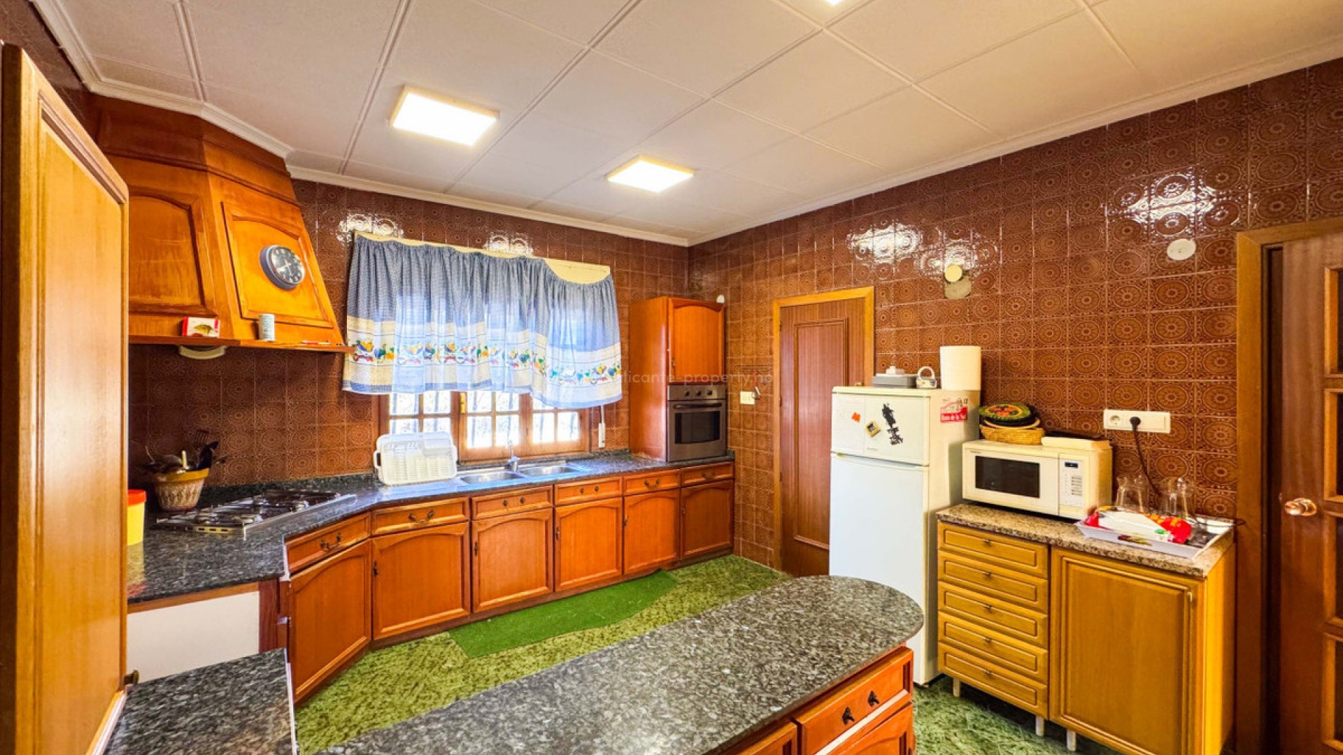 Villa in Elda Centro