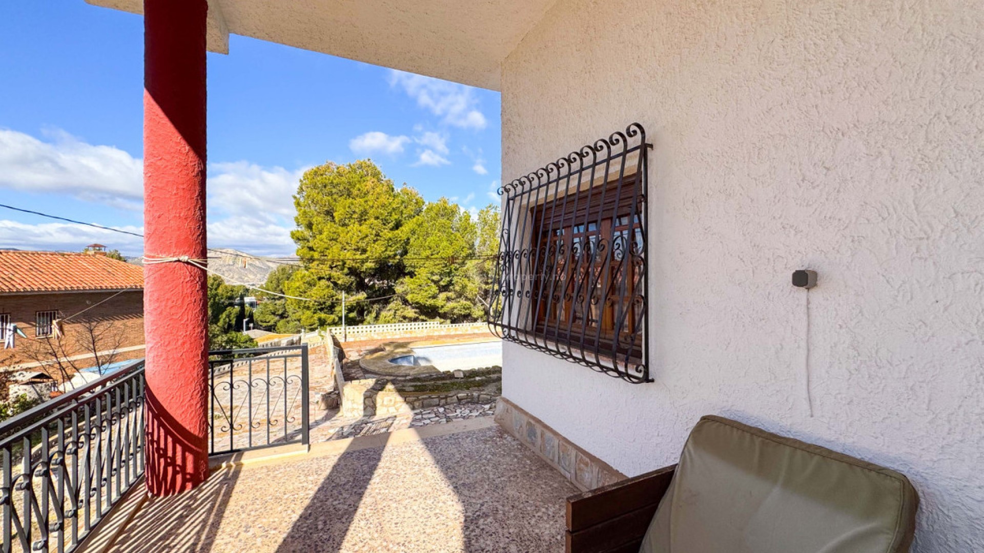Villa in Elda Centro