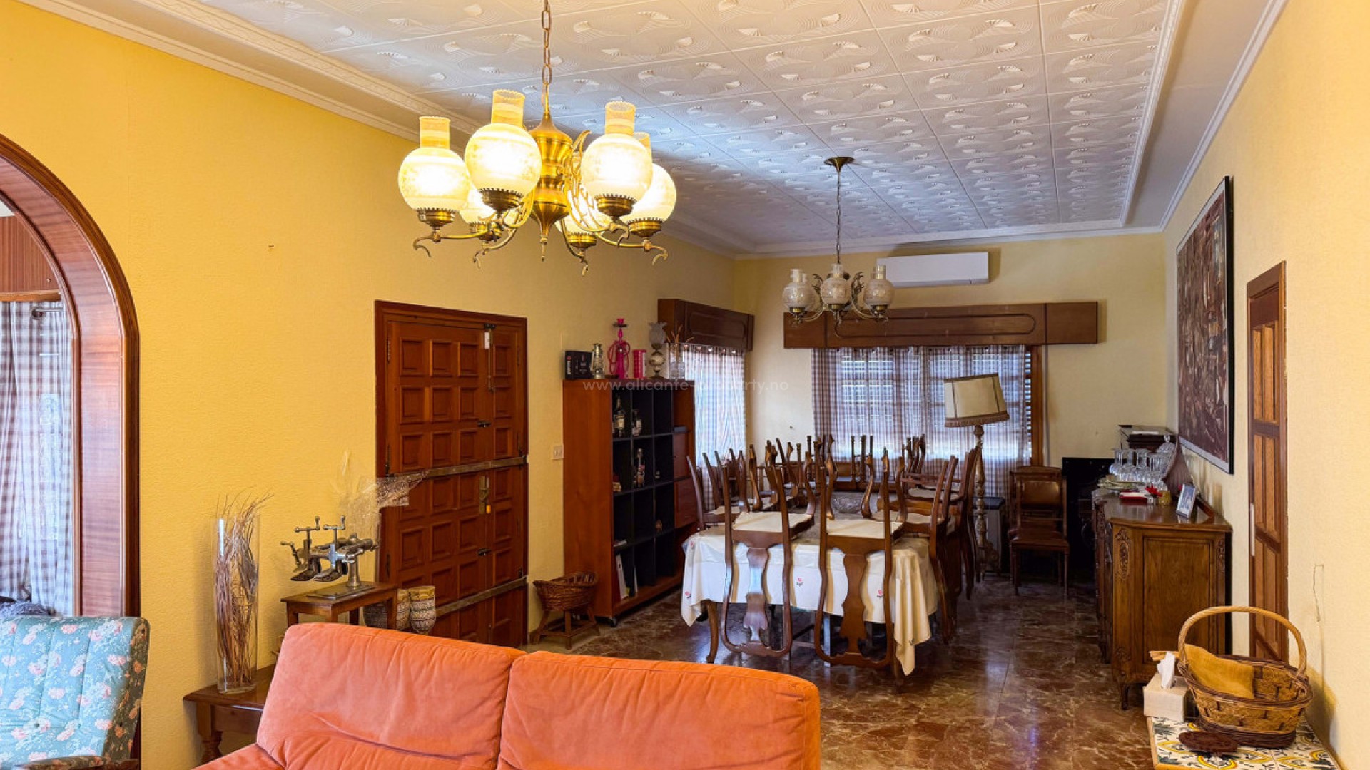 Villa in Elda Centro