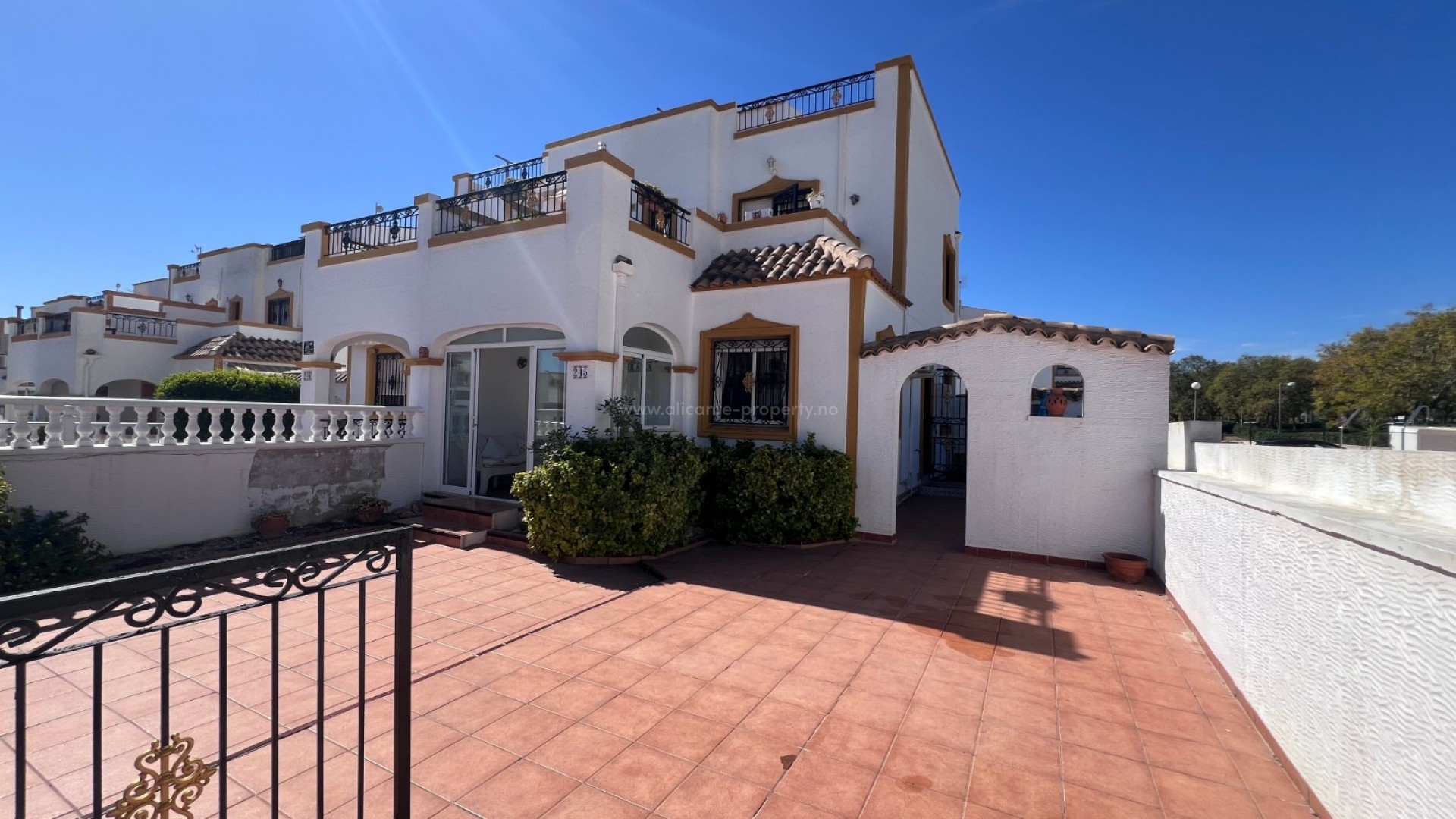 Villa in Entre Naranjo - Vistabella Golf