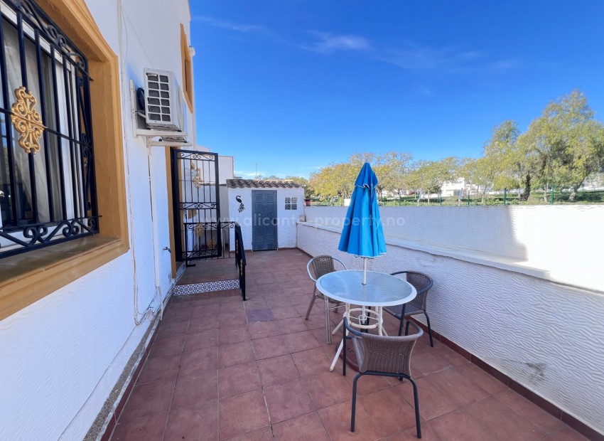 Villa in Entre Naranjo - Vistabella Golf