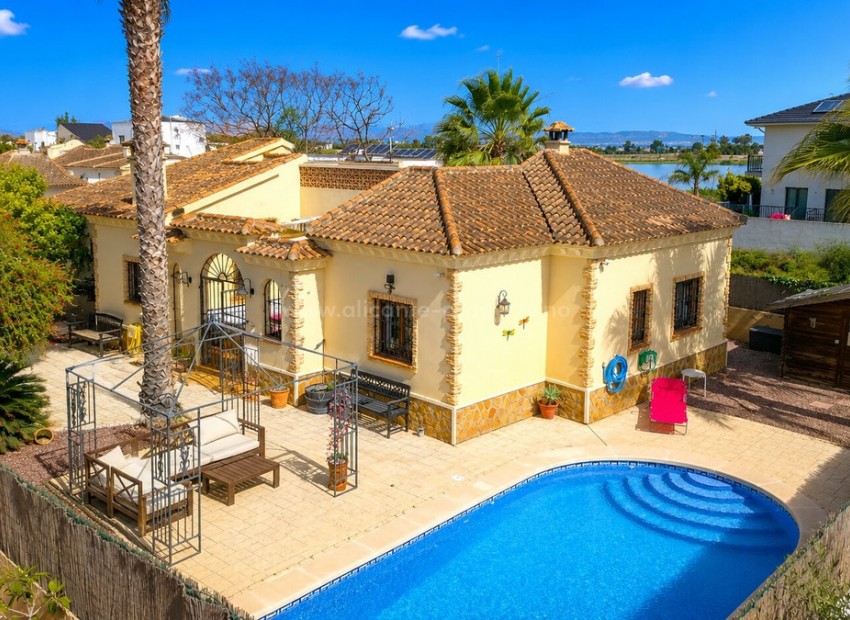 Villa in Formentera del Segura Centro