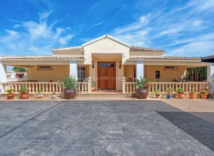 Villa in Heredades
