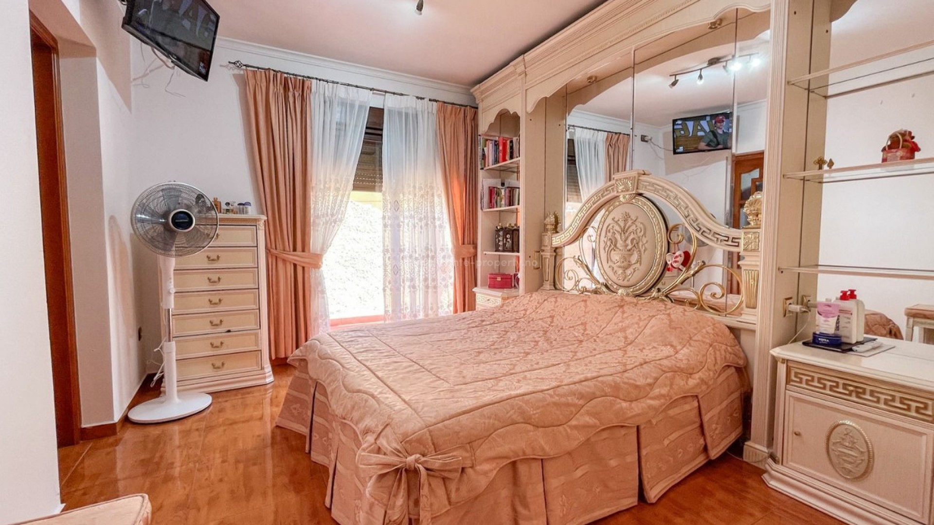 Villa in La Marina
