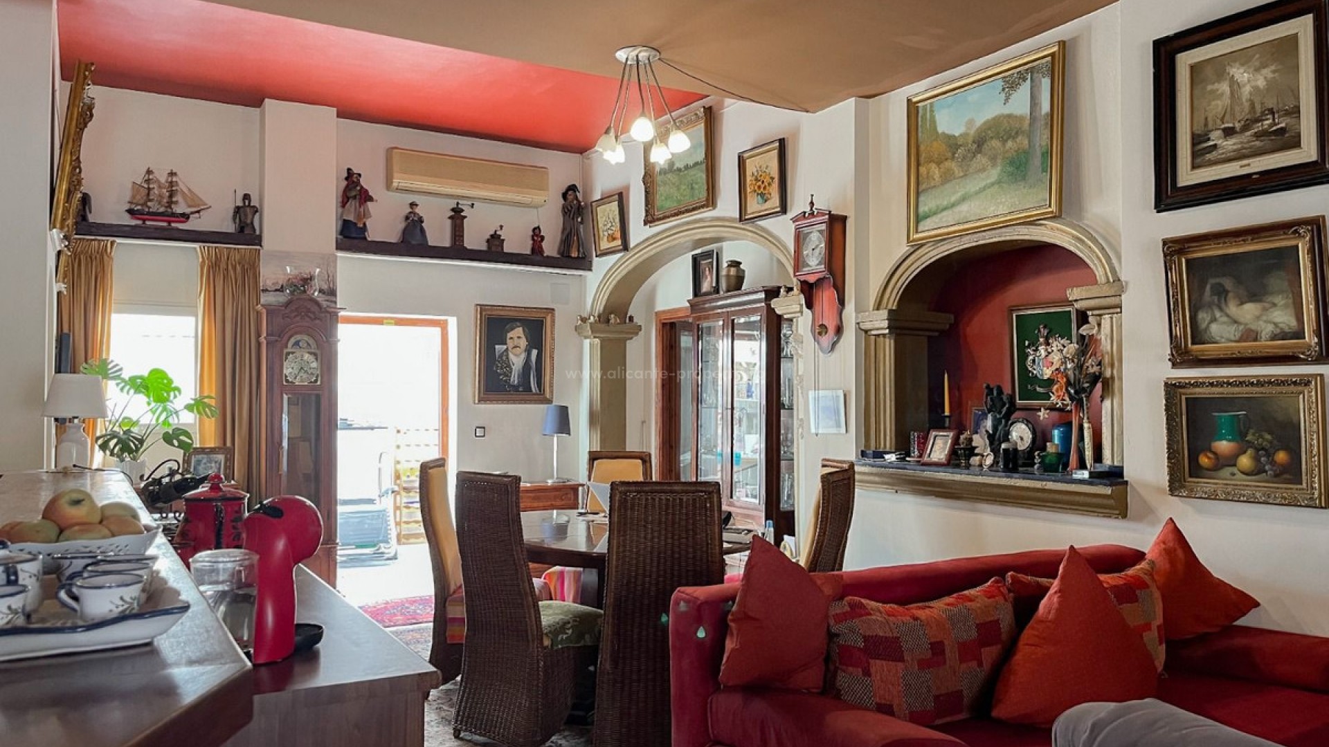 Villa in La Marina