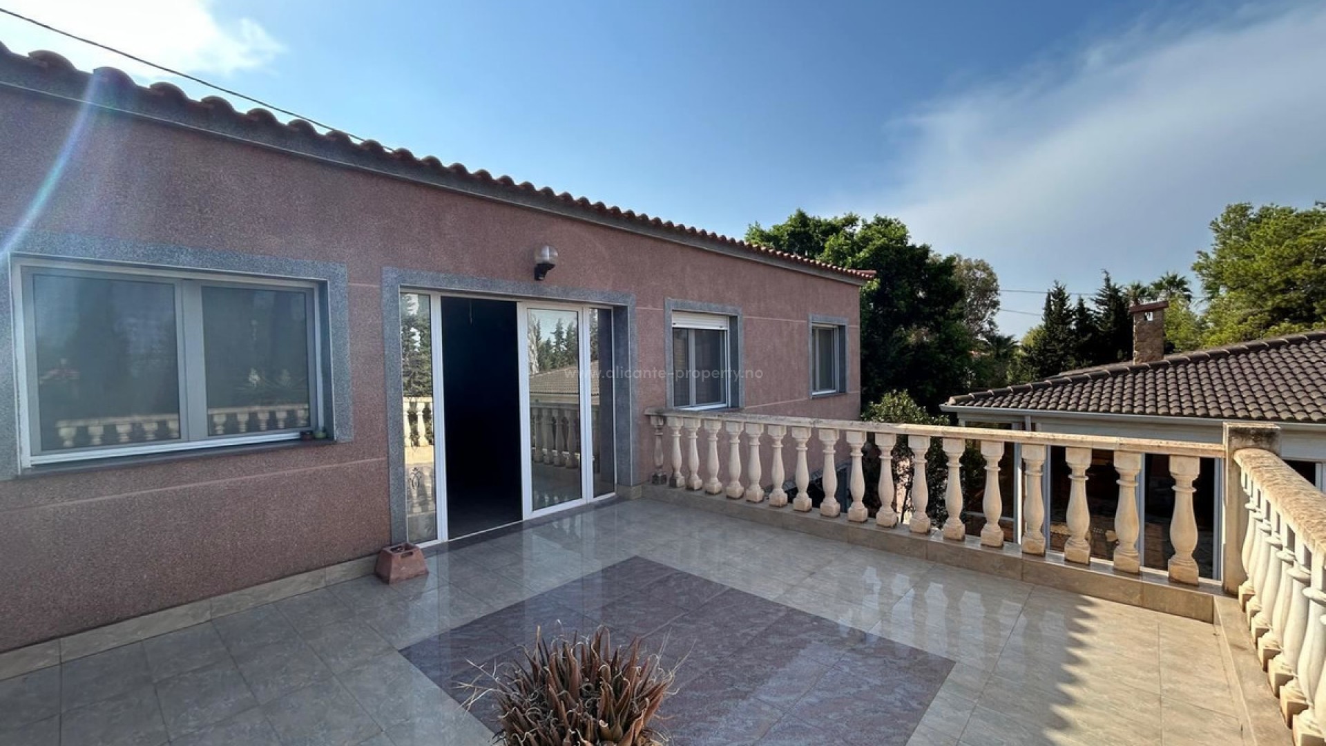 Villa in La Marina