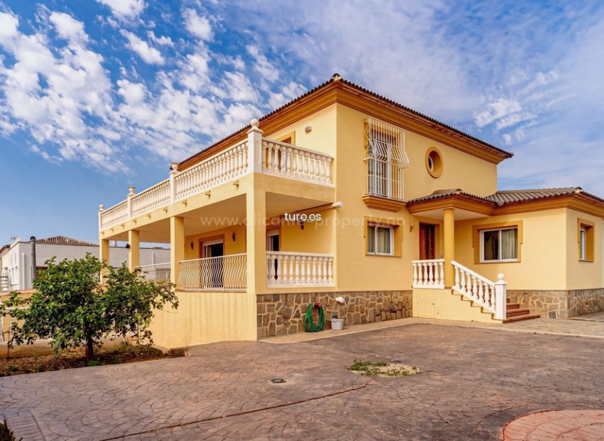 Villa in La Nucia Centro