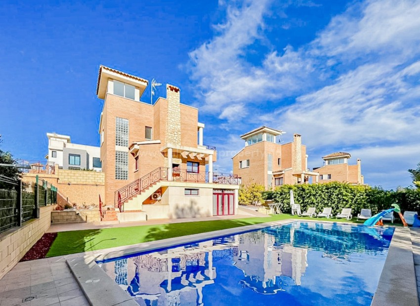 Villa in La Nucia Centro