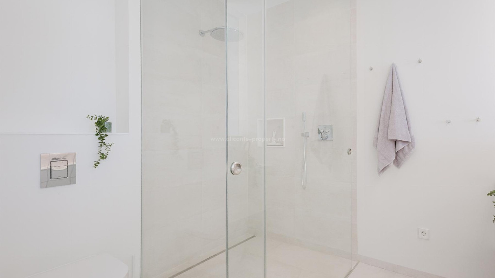 Villa in Las Colinas Golf Resort