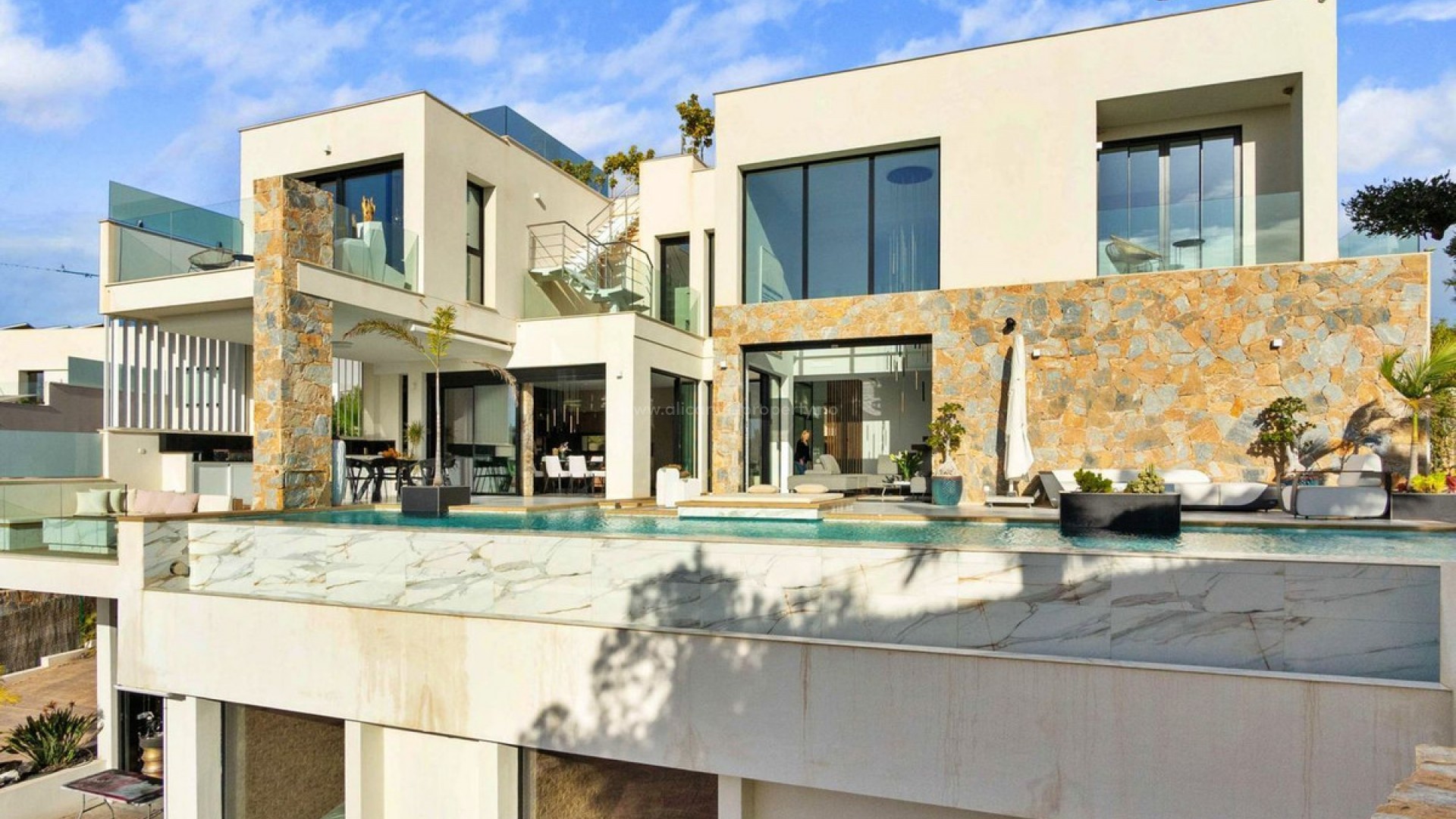 Villa in Las Colinas Golf Resort