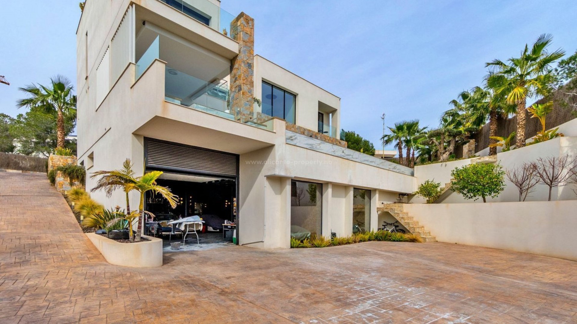 Villa in Las Colinas Golf Resort