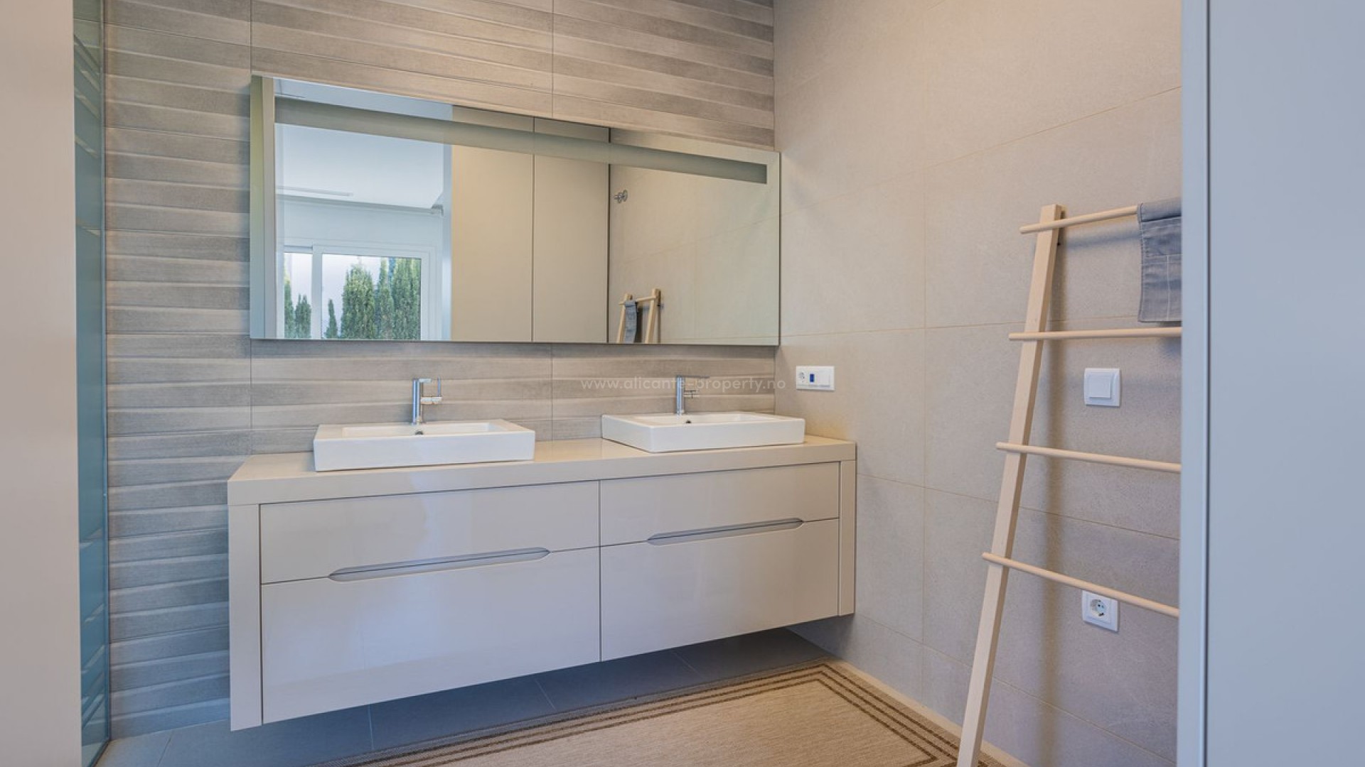 Villa in Las Colinas Golf Resort