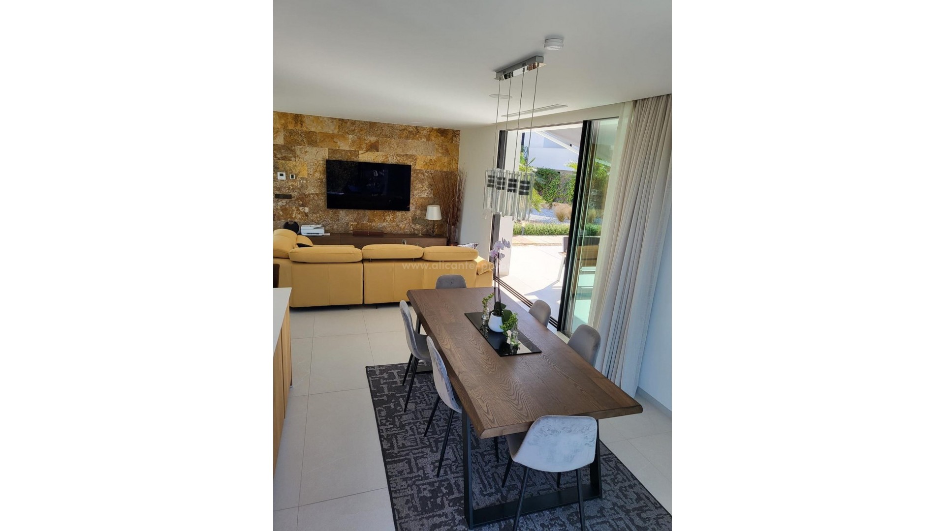 Villa in Las Colinas Golf Resort