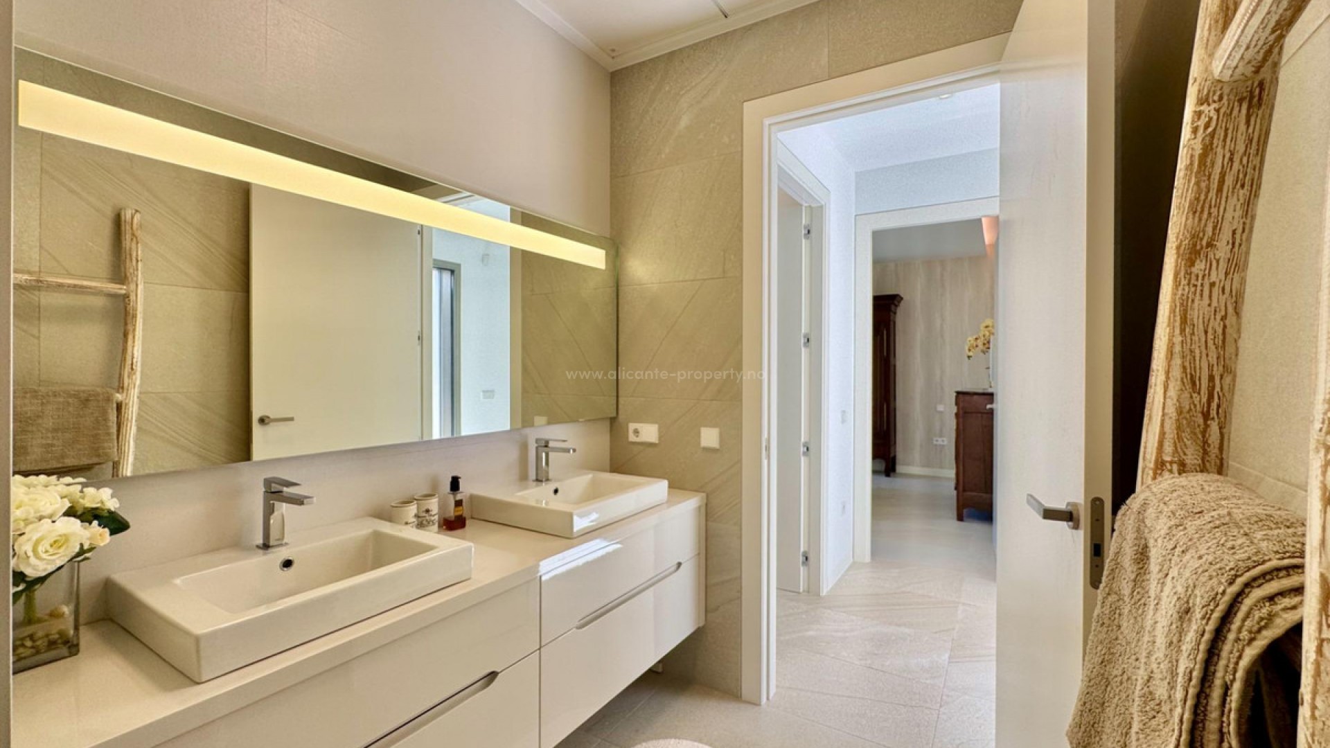 Villa in Las Colinas Golf Resort