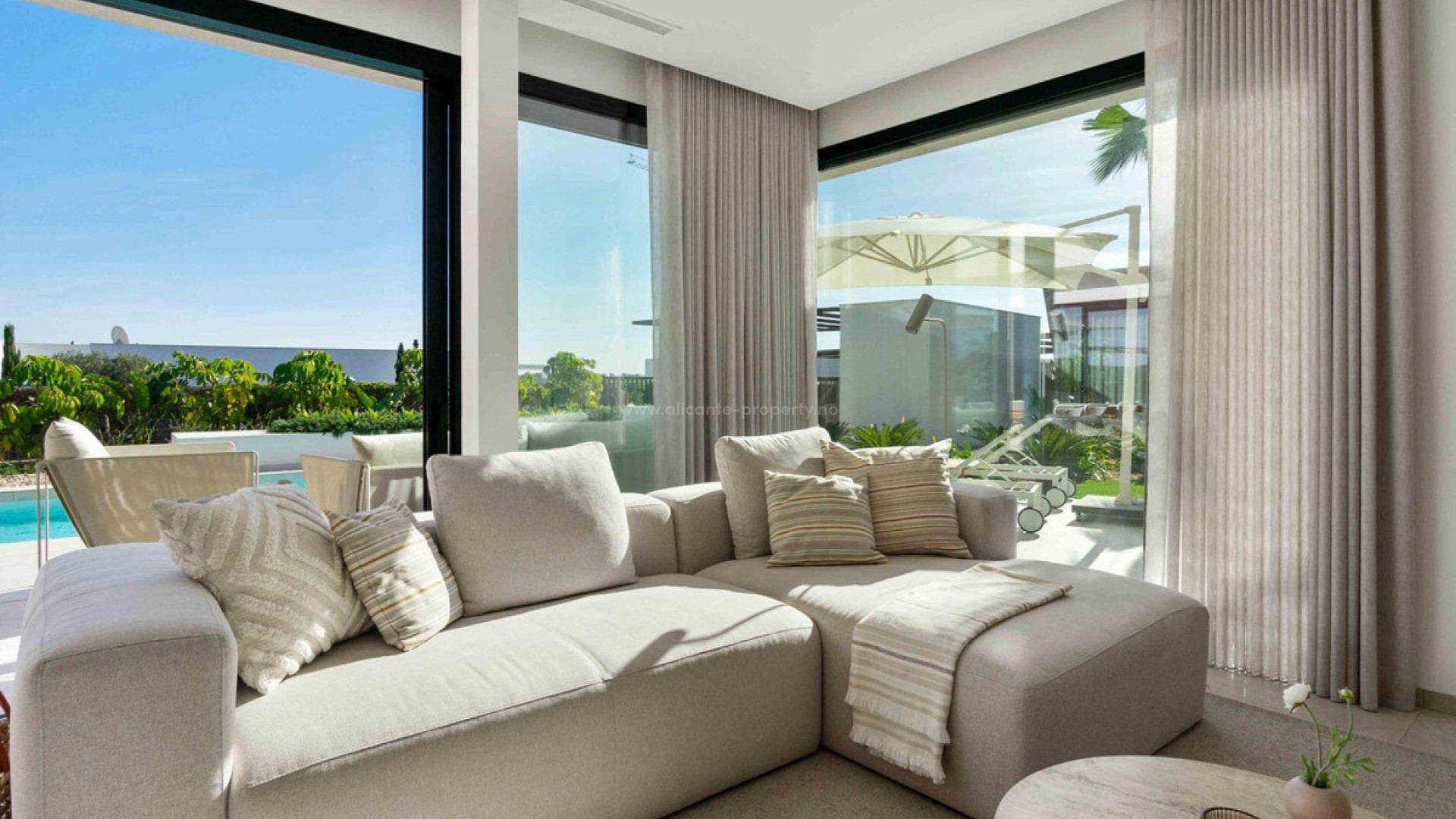 Villa in Las Colinas Golf Resort