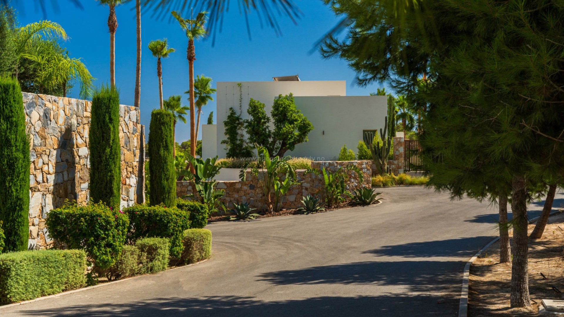 Villa in Las Colinas Golf Resort