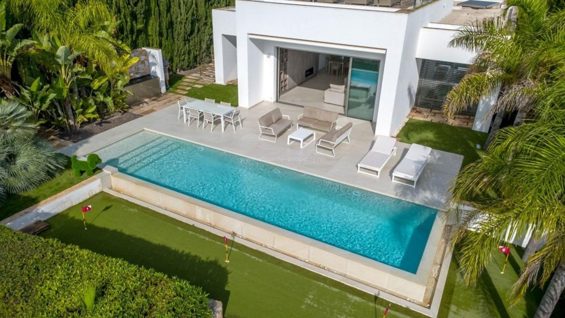 Villa in Las Colinas Golf Resort