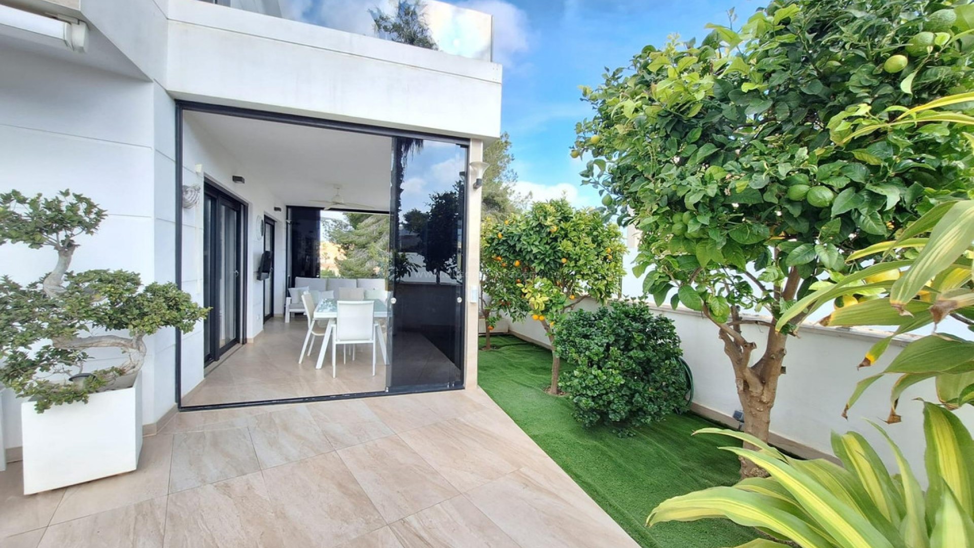 Villa in Las Filipinas