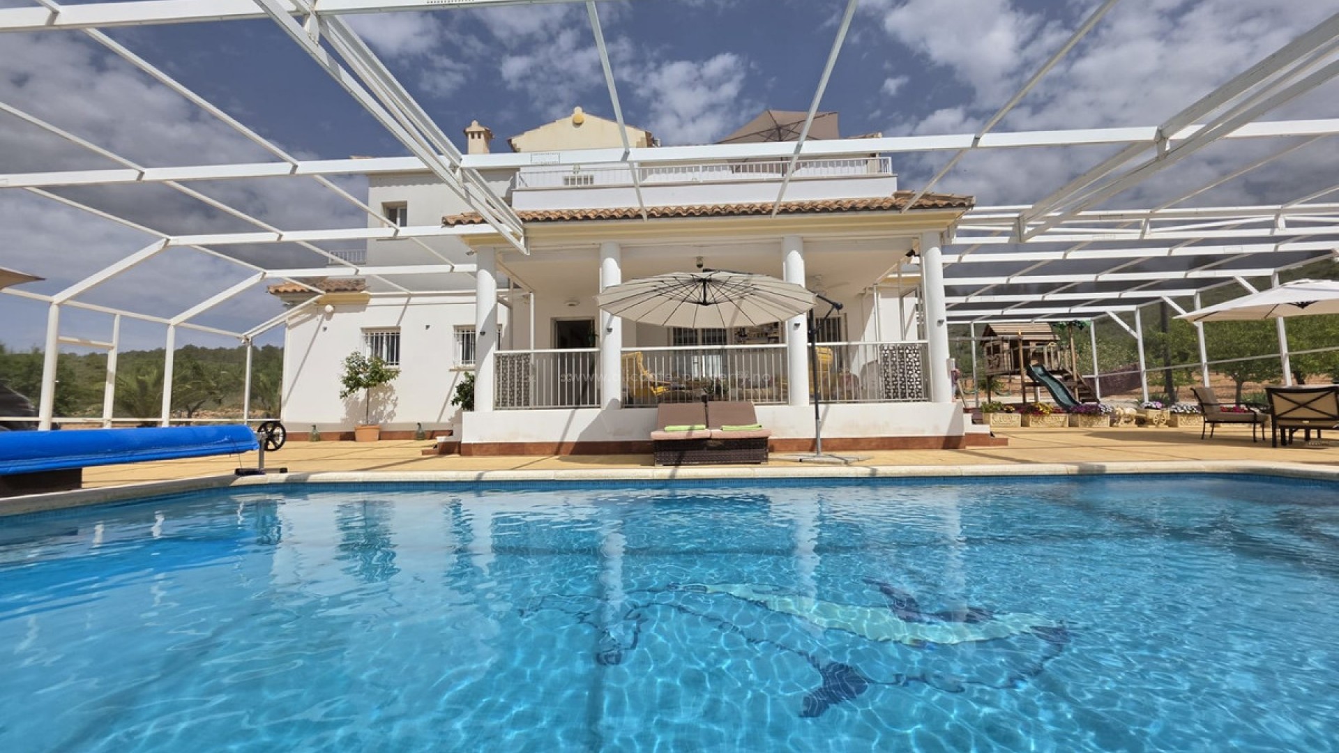 Villa in Lel