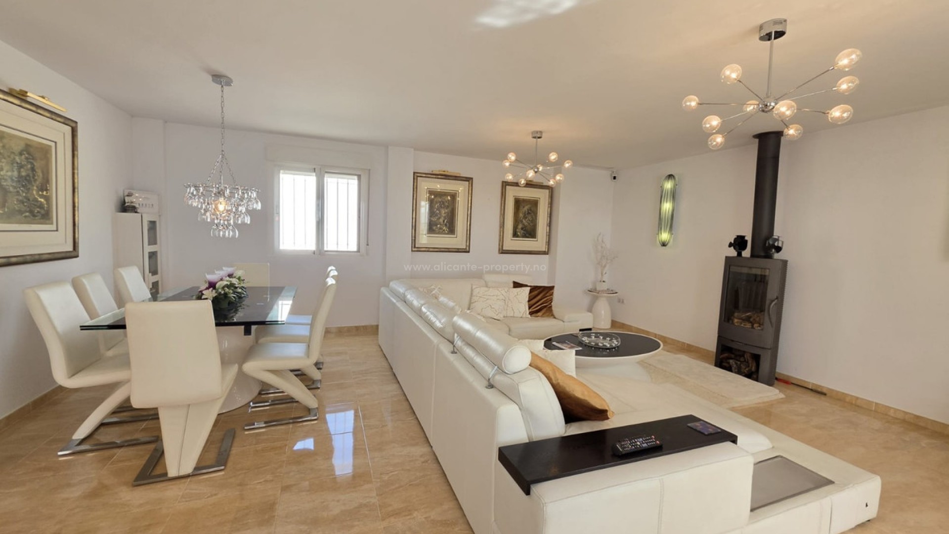 Villa in Lel