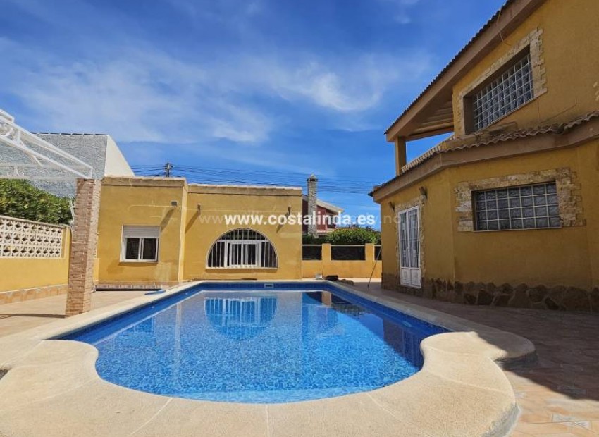 Villa in Los Alcazares