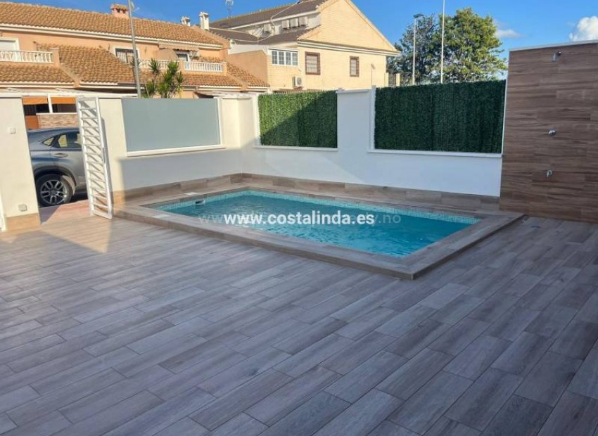 Villa in Los Alcazares