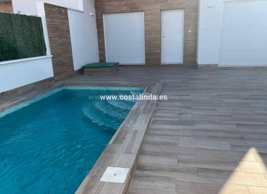 Villa in Los Alcazares