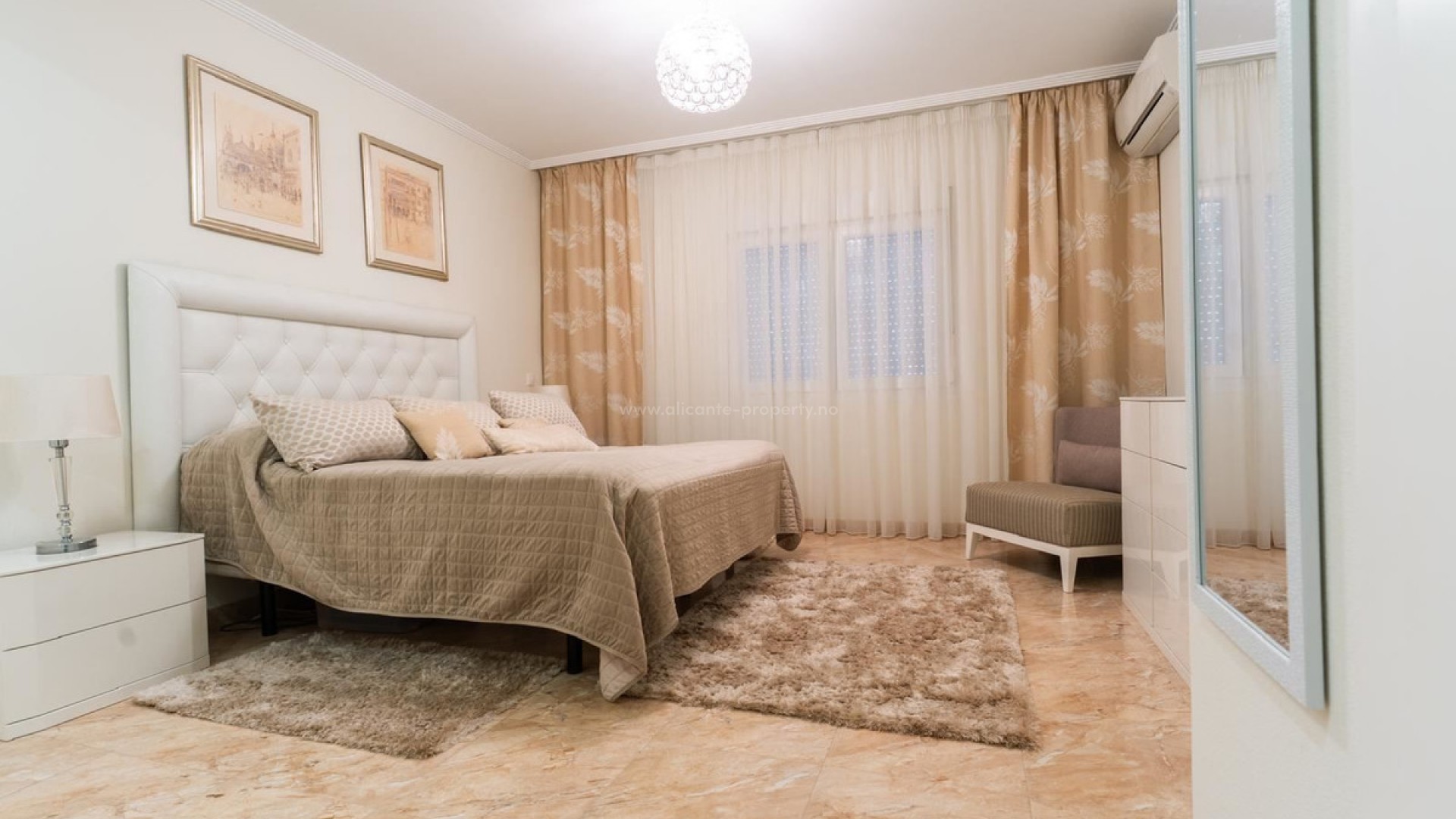 Villa in Los Altos