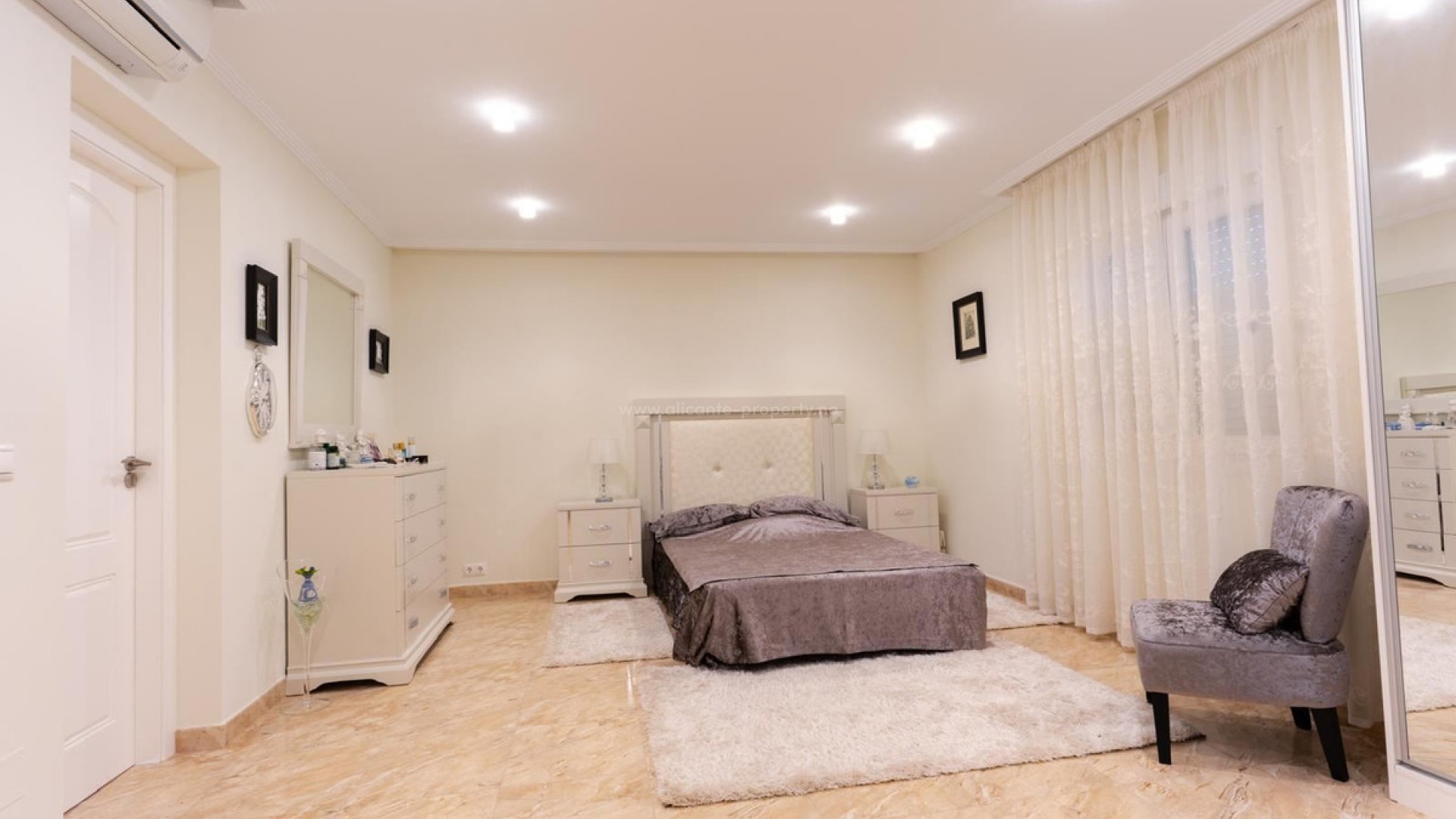 Villa in Los Altos