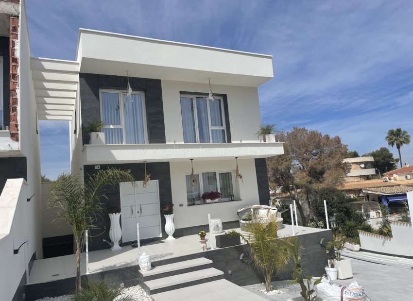 Villa in Los Balcones