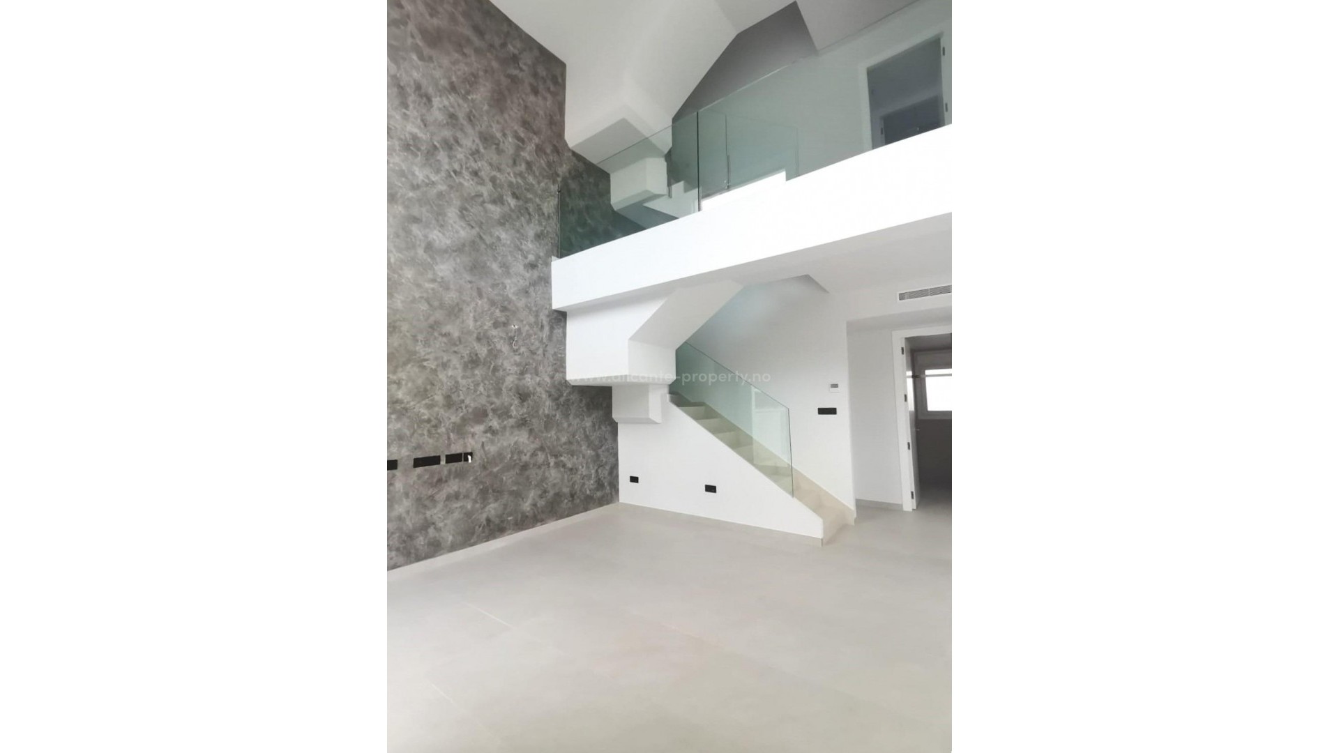 Villa in Los Montesinos Centro