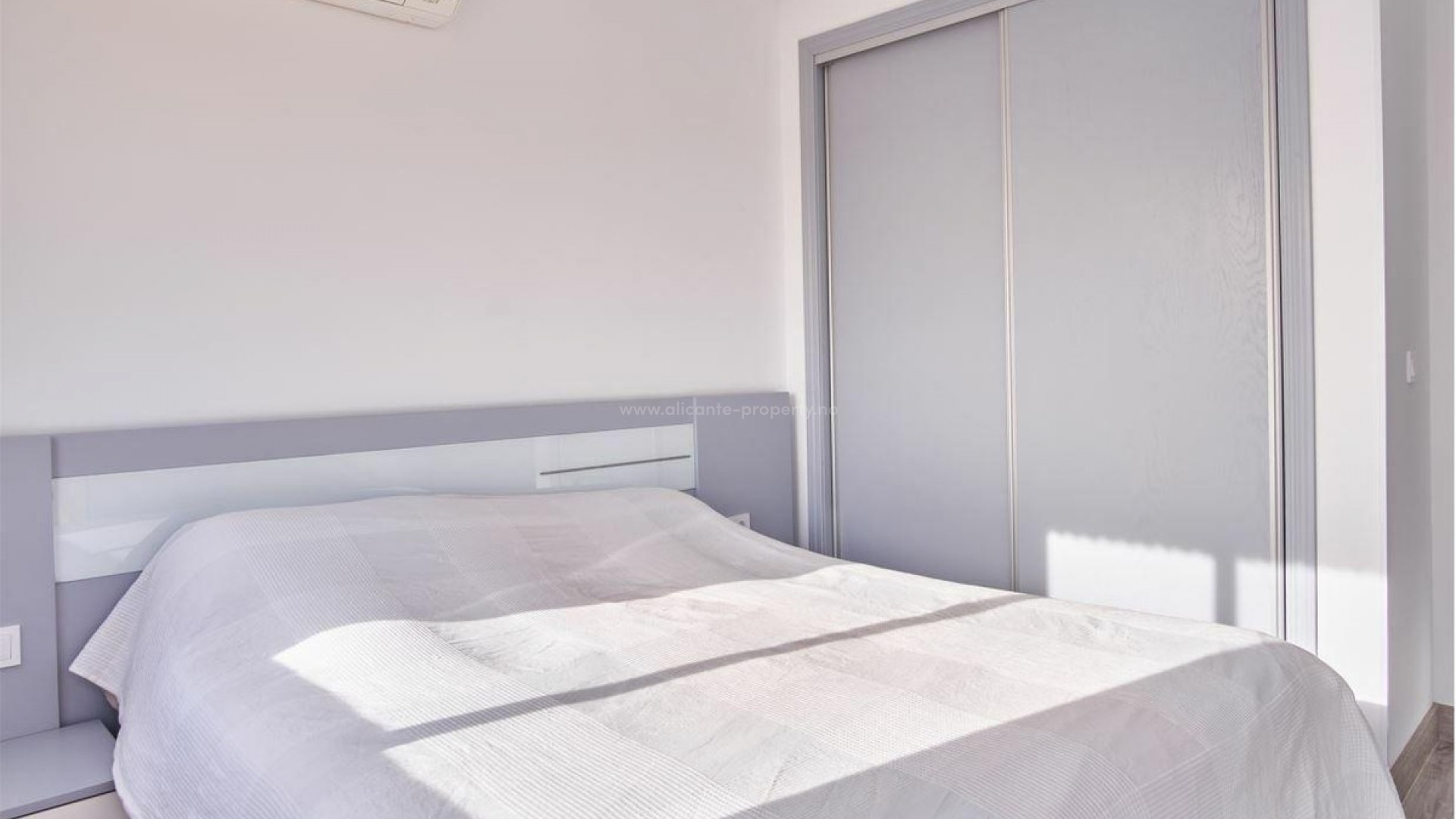 Villa in Los Montesinos Centro