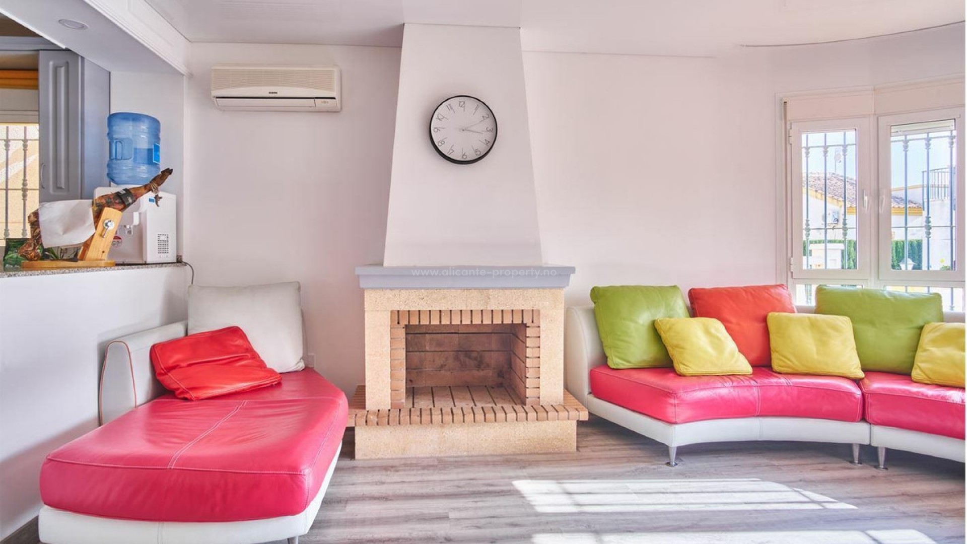 Villa in Los Montesinos Centro