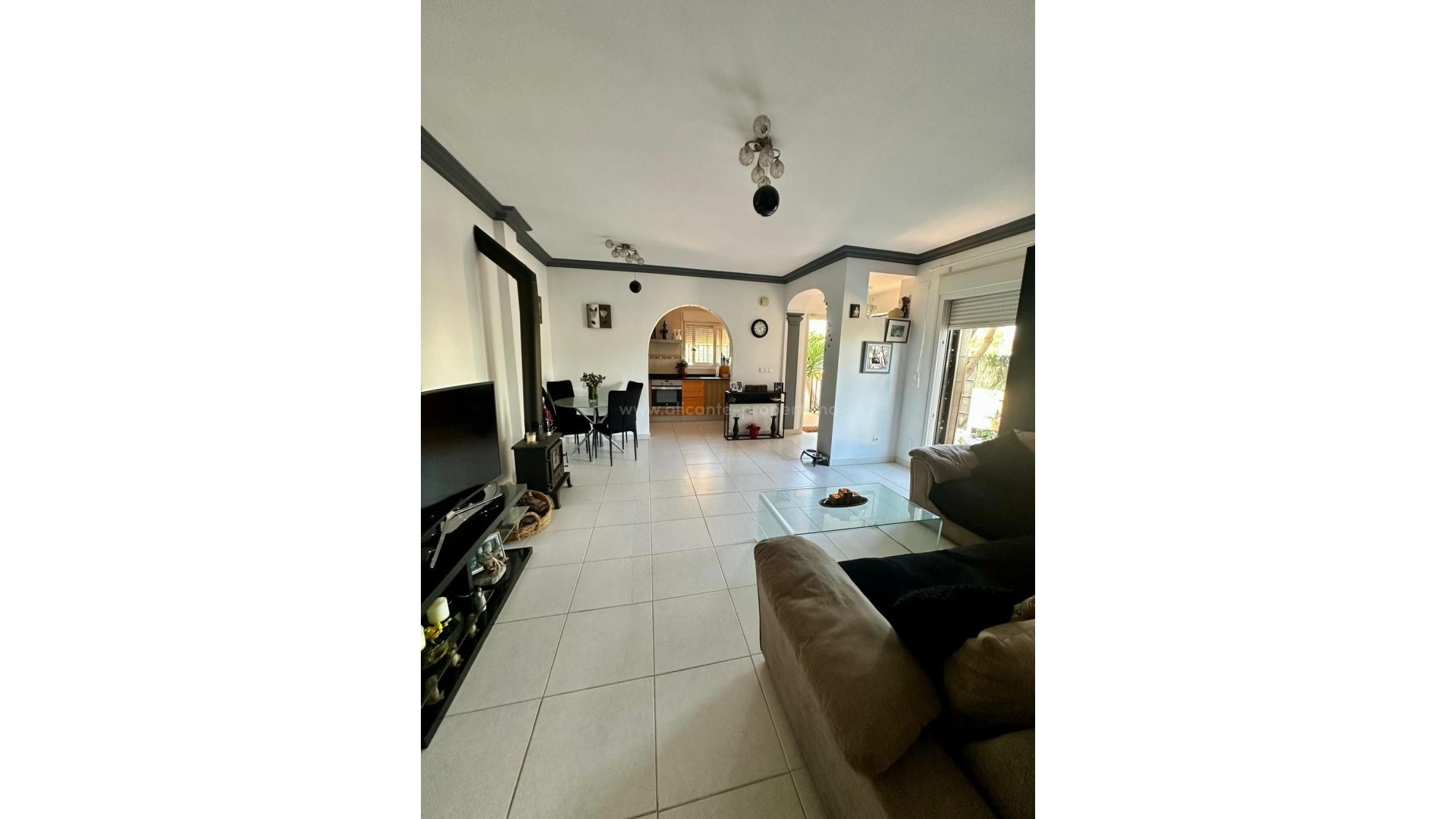 Villa in Los Montesinos Centro