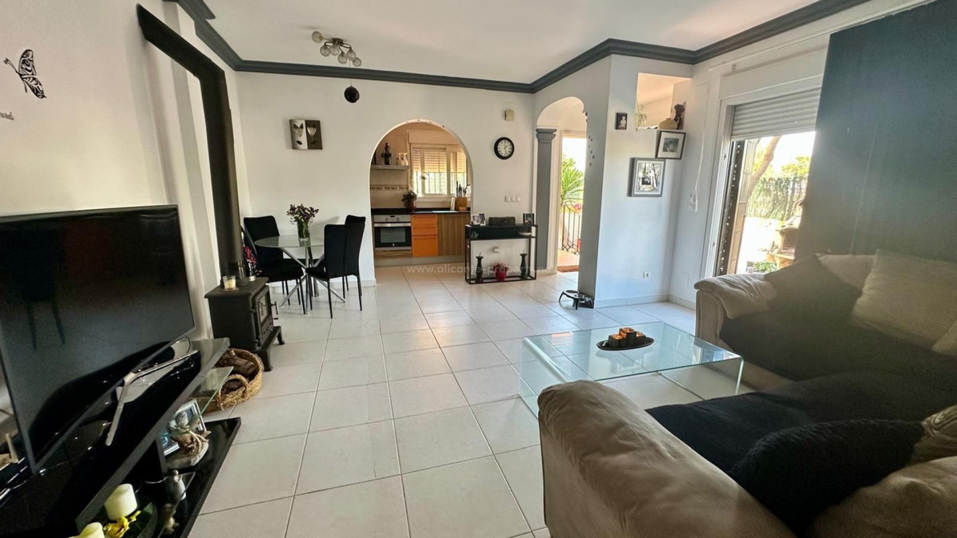 Villa in Los Montesinos Centro